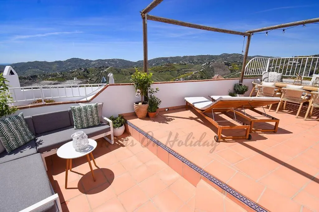 Calle Alta 37, Frigiliana Luxury 3 Bedroom Center Townhouse With Large Terrace And Sea Views Hansonholiday Rentals 0*,  España